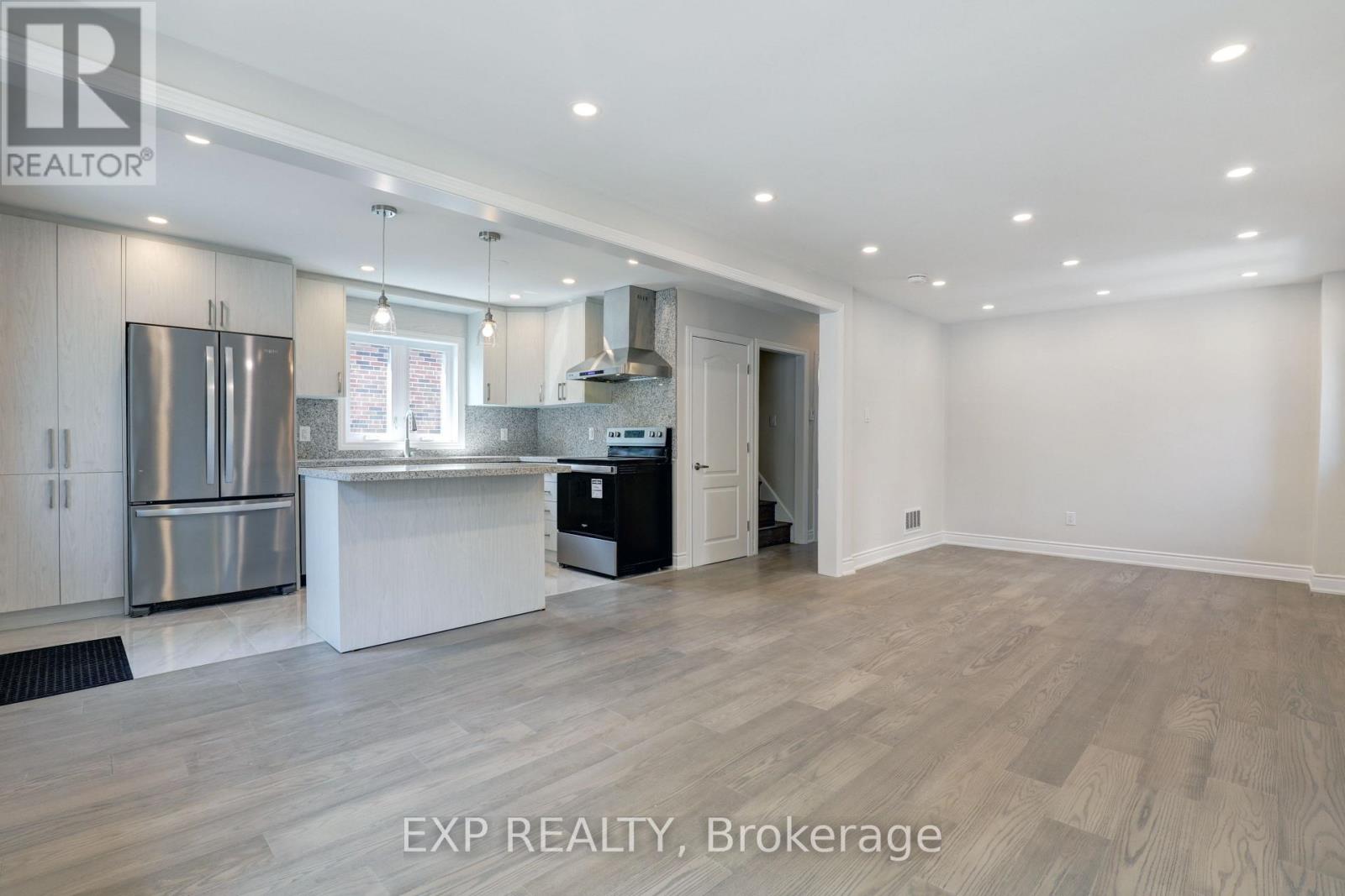 MAIN - 432 MORTIMER AVENUE, Toronto, Ontario