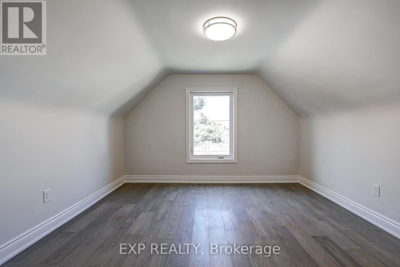 Main - 432 Mortimer Avenue, Toronto, Ontario M4J 2G9 - Photo 11 - E13166862
