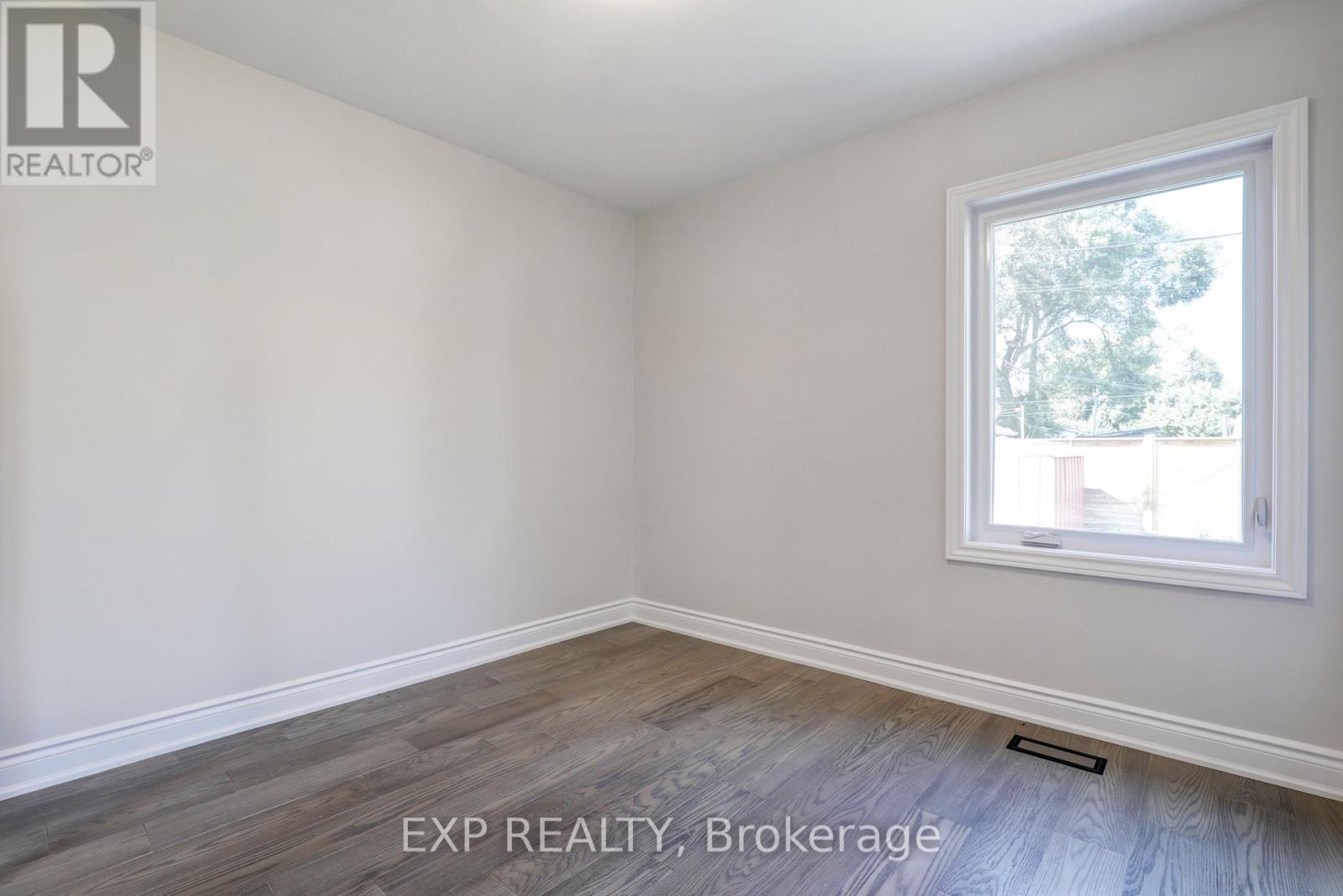 Main - 432 Mortimer Avenue, Toronto, Ontario M4J 2G9 - Photo 7 - E13166862