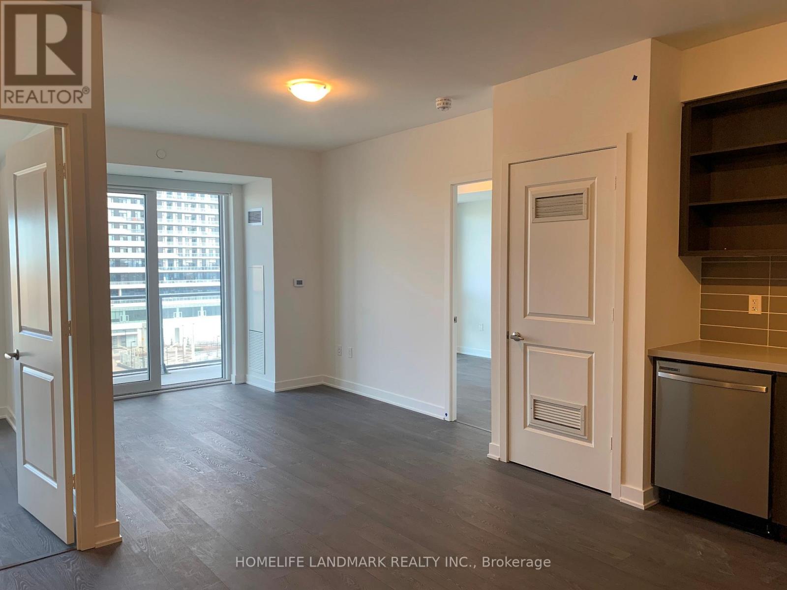 610 - 4675 Metcalfe Avenue, Mississauga, Ontario L5M 0Z8 - Photo 2 - W13166872