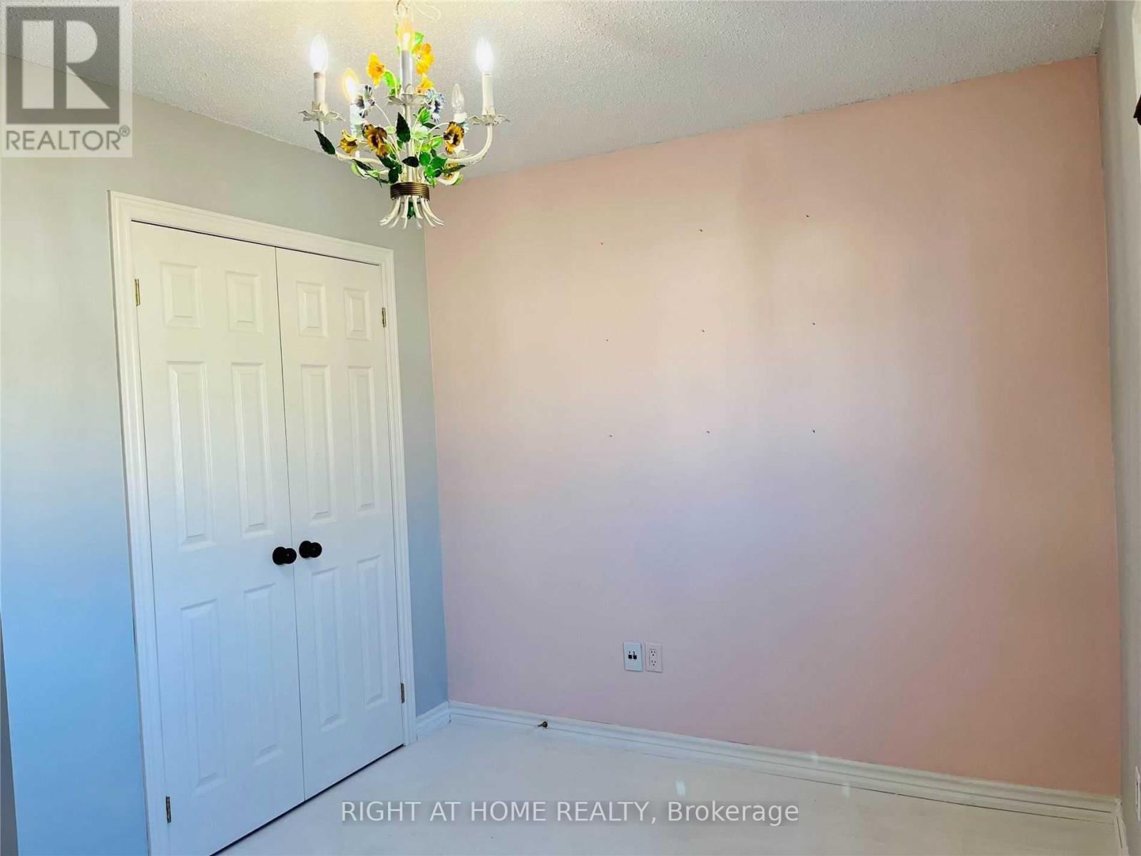 2471 Felhaber Crescent, Oakville, Ontario L6H 7R8 - Photo 17 - W13166876