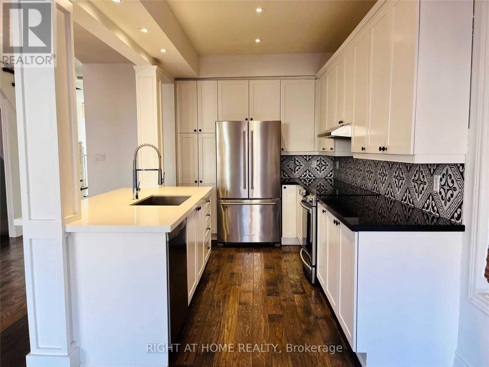 2471 Felhaber Crescent, Oakville, Ontario L6H 7R8 - Photo 7 - W13166876