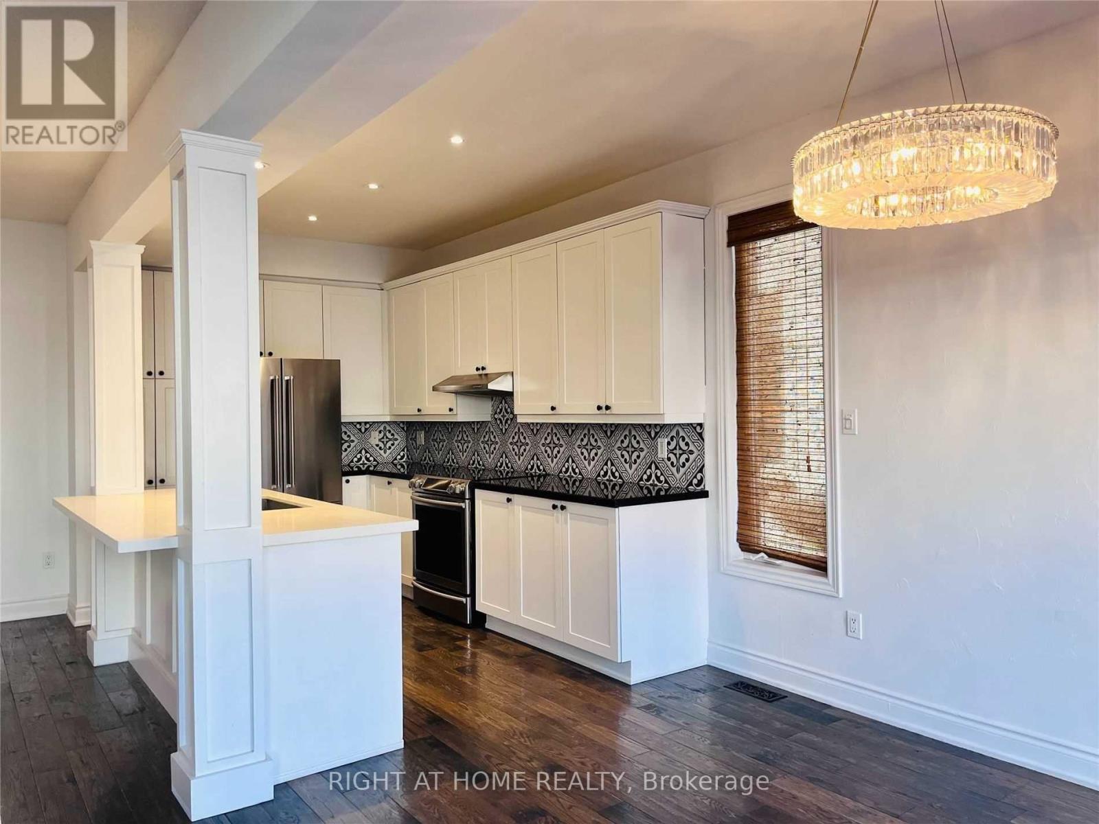 2471 Felhaber Crescent, Oakville, Ontario L6H 7R8 - Photo 8 - W13166876