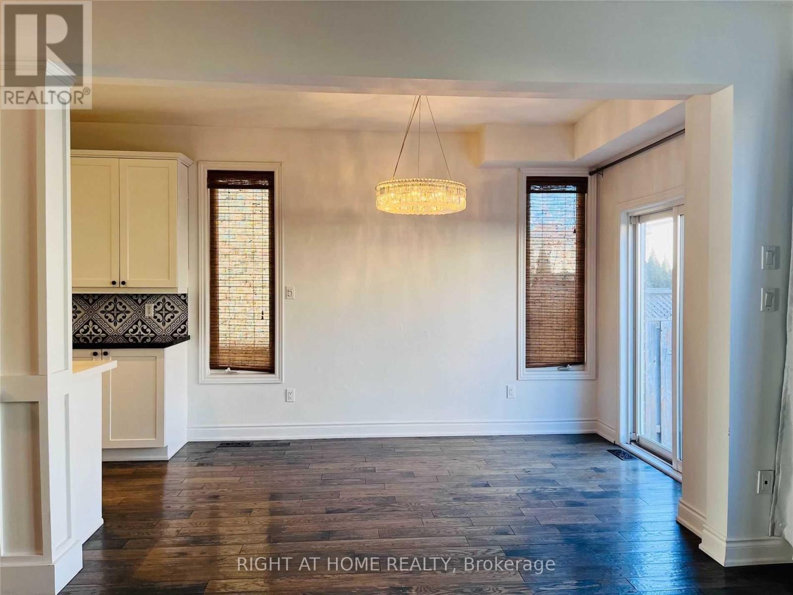 2471 Felhaber Crescent, Oakville, Ontario L6H 7R8 - Photo 9 - W13166876