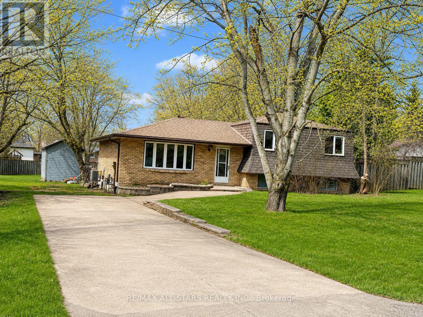 13 Janet Drive, Kawartha Lakes, Ontario  L0B 1K0 - Photo 1 - X12895818