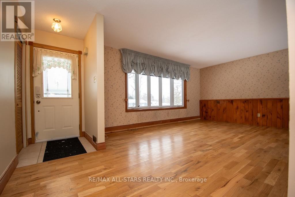 13 Janet Drive, Kawartha Lakes, Ontario  L0B 1K0 - Photo 4 - X12895818