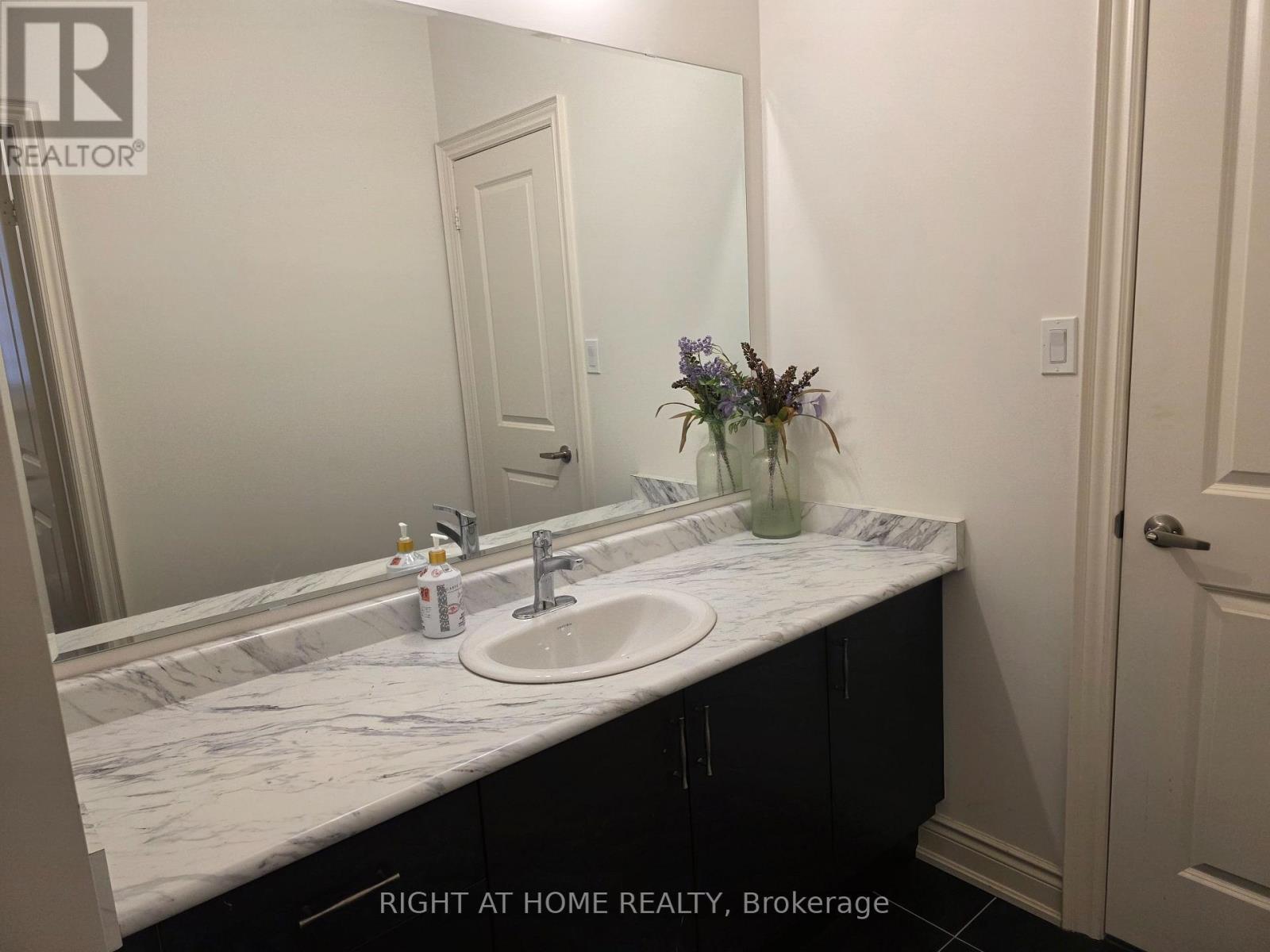 118 Great Falls Boulevard, Hamilton, Ontario  L8B 1Y5 - Photo 9 - X13152944