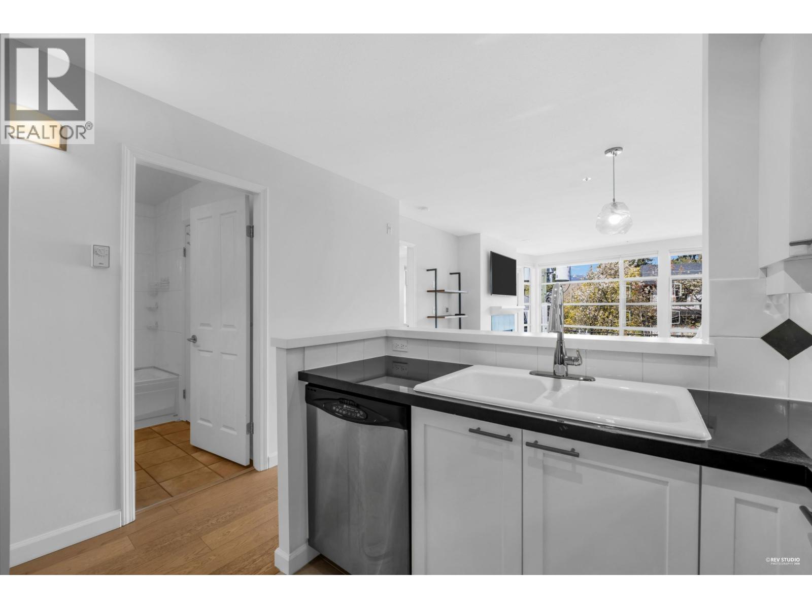 404 2575 W 4th Avenue, Vancouver, British Columbia  V6K 1P5 - Photo 9 - R3114009
