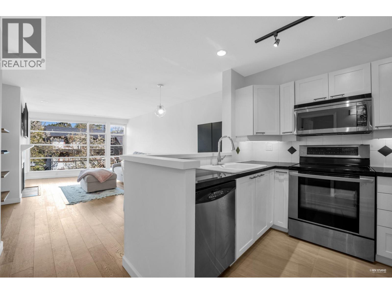 404 2575 W 4th Avenue, Vancouver, British Columbia  V6K 1P5 - Photo 10 - R3114009