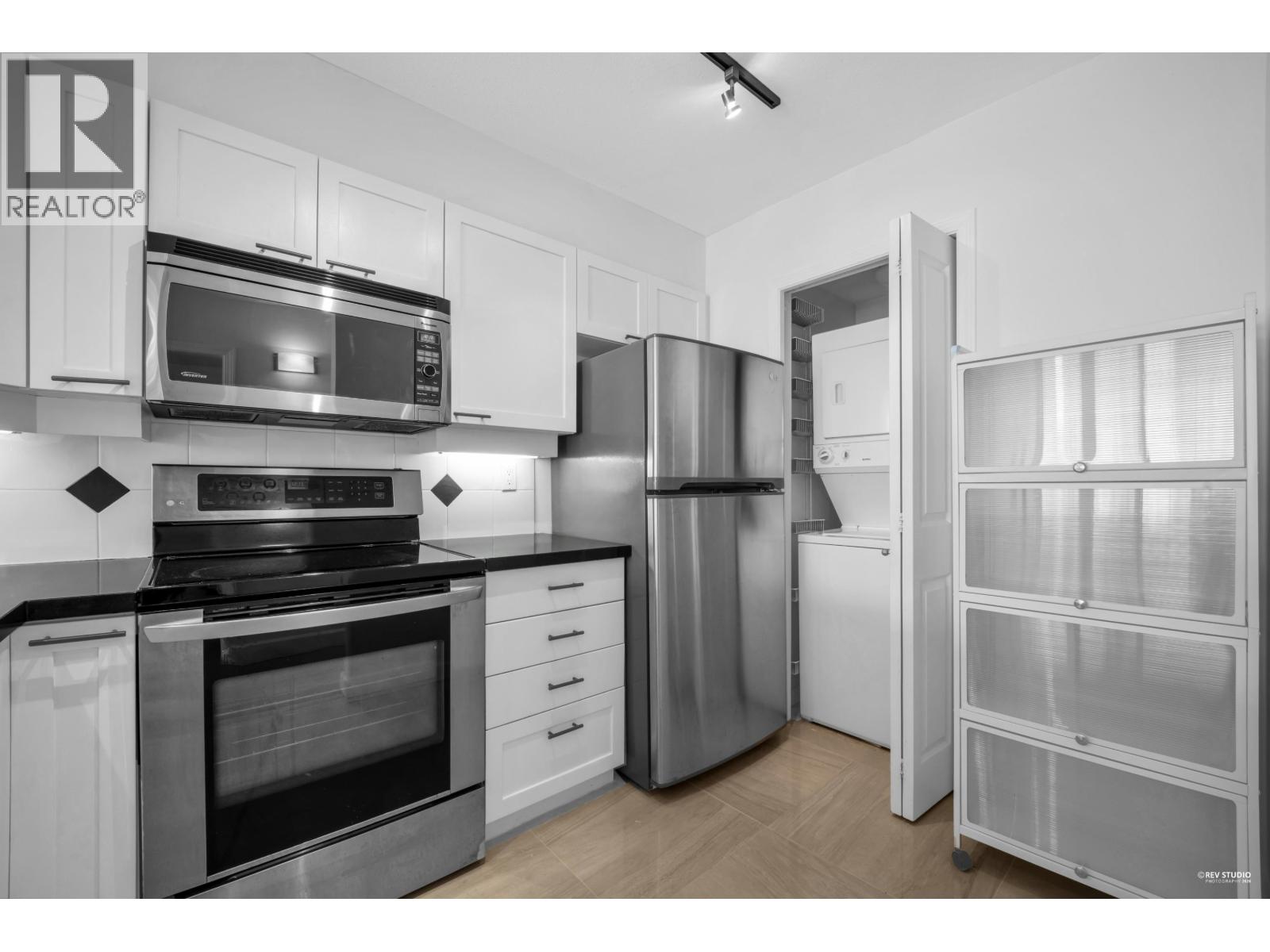 404 2575 W 4th Avenue, Vancouver, British Columbia  V6K 1P5 - Photo 14 - R3114009