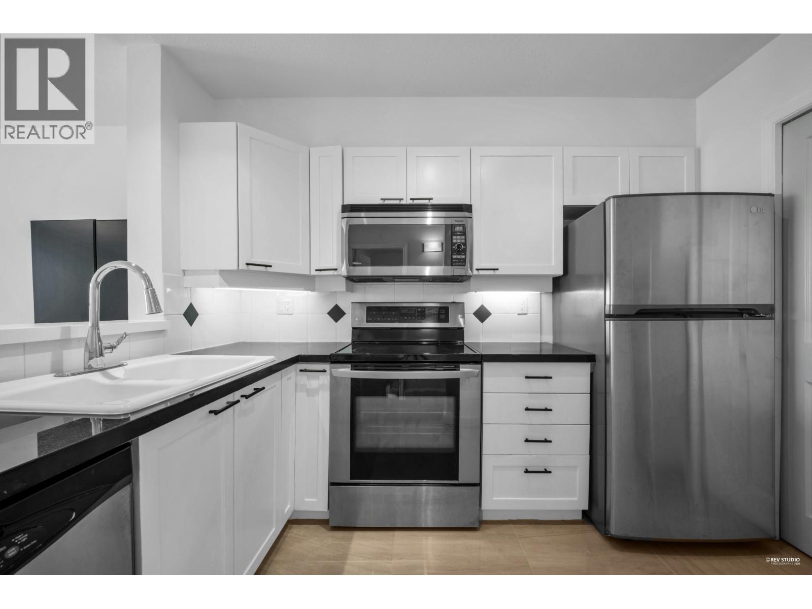 404 2575 W 4th Avenue, Vancouver, British Columbia  V6K 1P5 - Photo 12 - R3114009