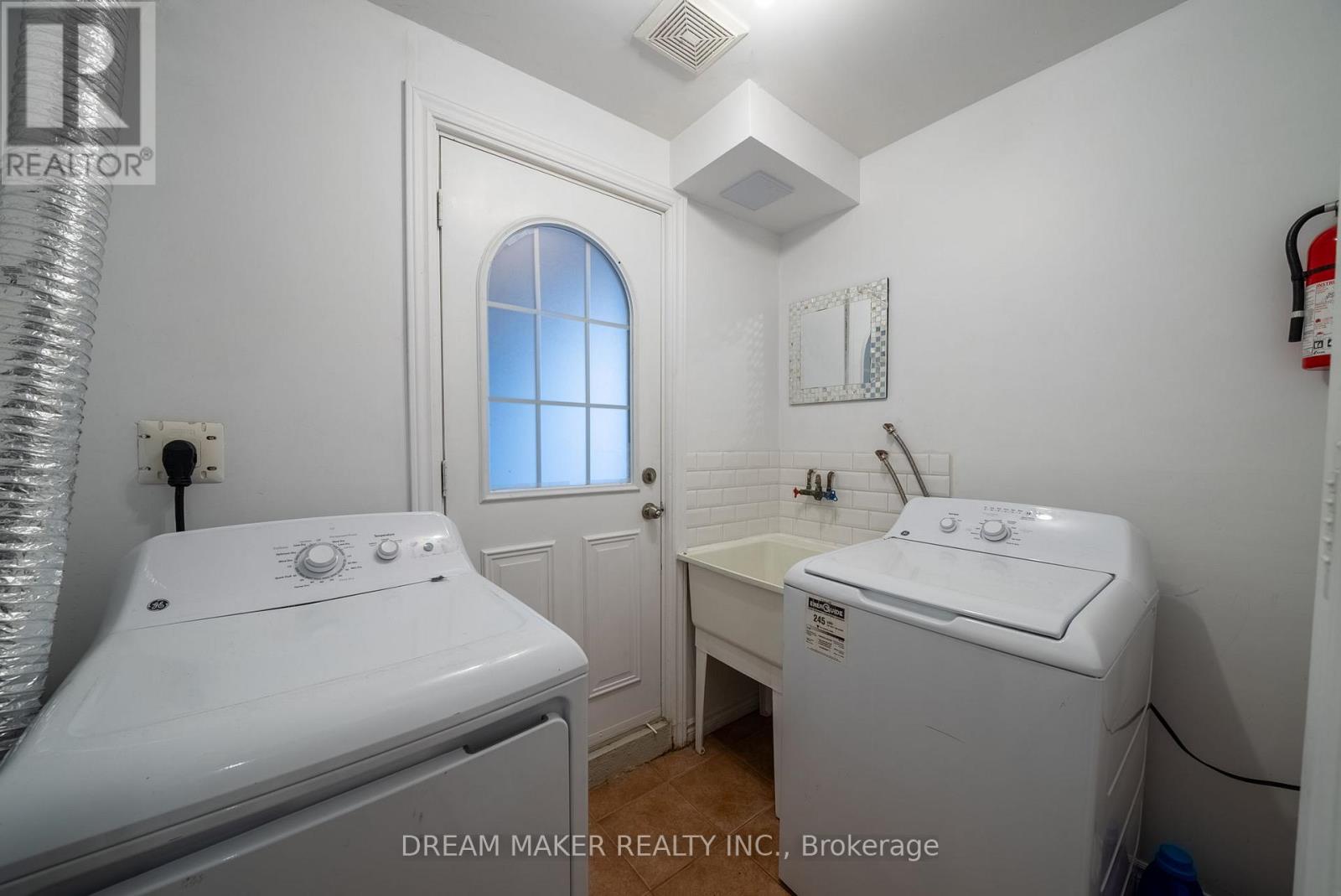 207 Cabot Street, Oshawa, Ontario L1J 5S2 - Photo 12 - E13166888