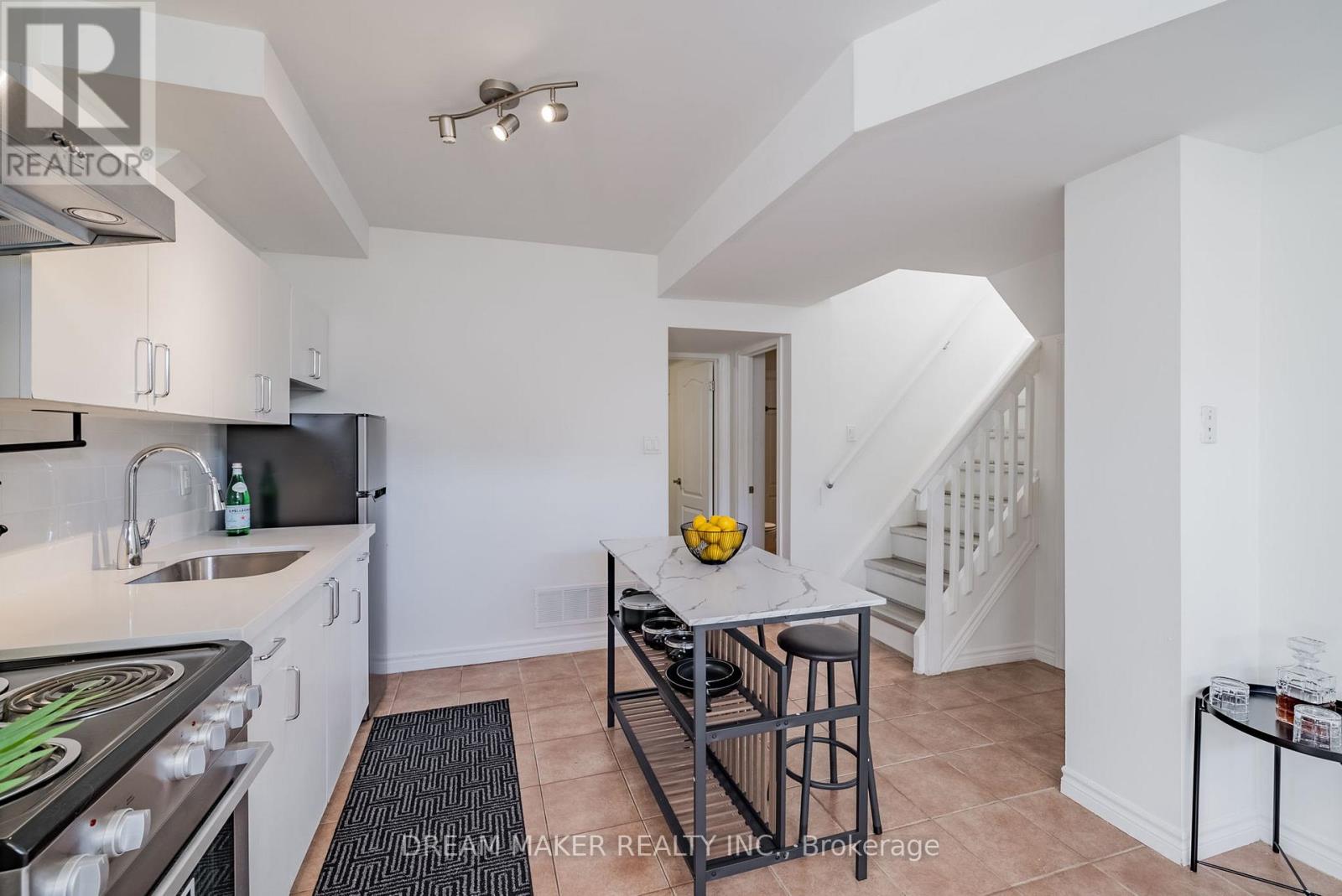 207 Cabot Street, Oshawa, Ontario L1J 5S2 - Photo 5 - E13166888