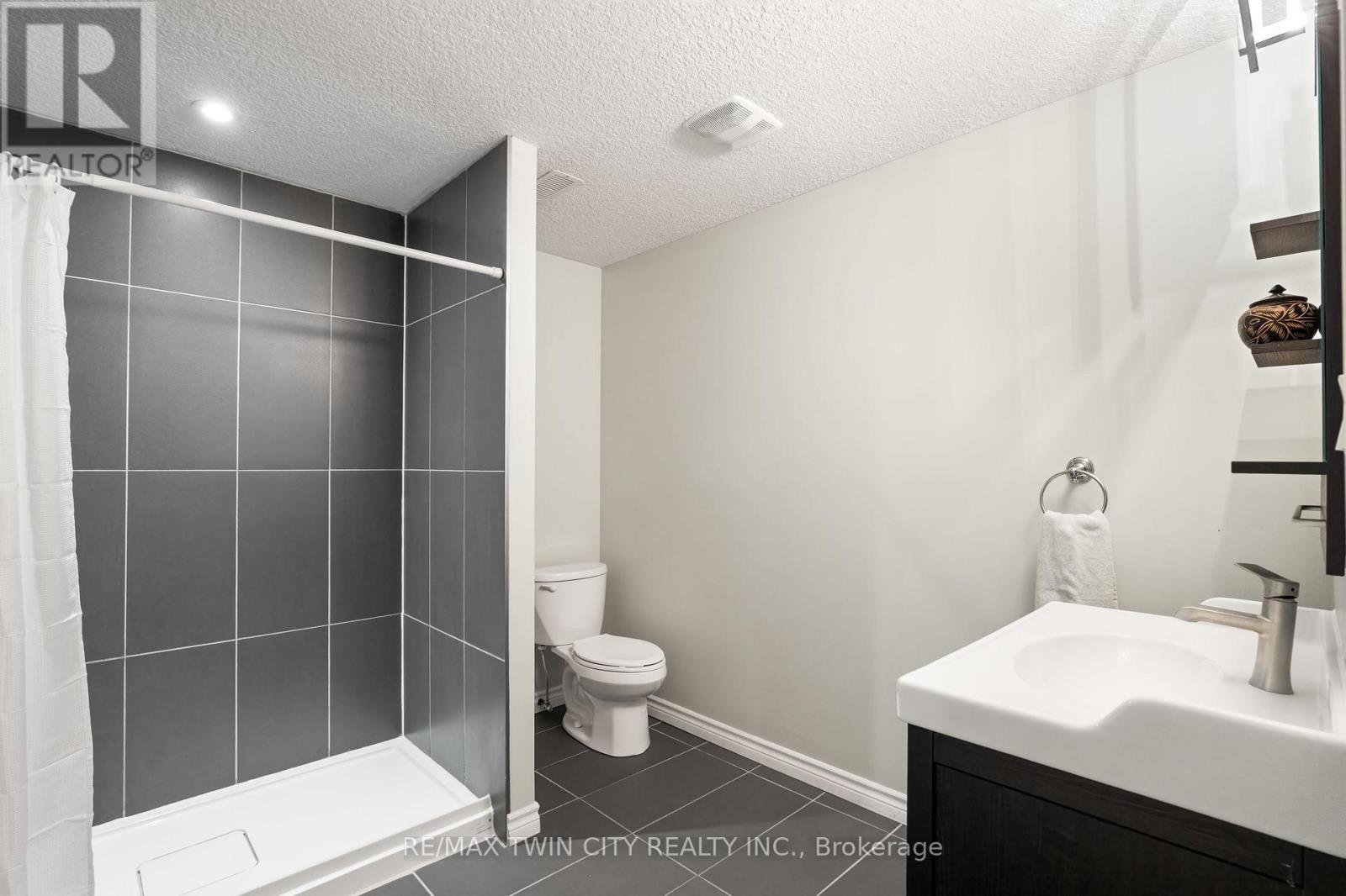 78 Forest Creek Drive, Kitchener, Ontario  N2R 0B5 - Photo 31 - X13166886