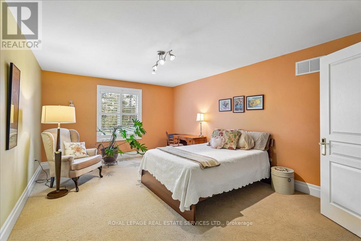 1726 The Pines, Mississauga, Ontario  L5J 4V5 - Photo 19 - W13121230