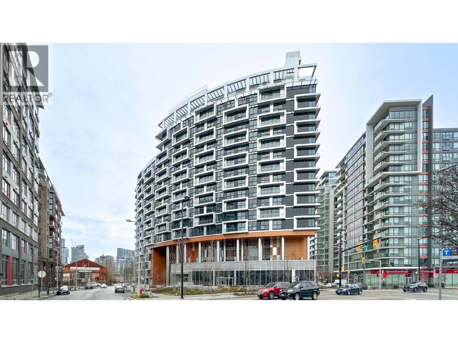 407 1768 COOK STREET, Vancouver, British Columbia