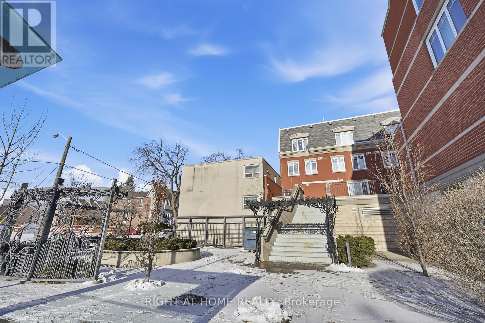 217 - 3400 LAKE SHORE BOULEVARD W, Toronto, Ontario