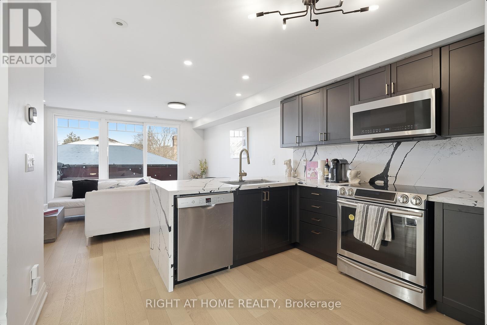 217 - 3400 Lake Shore Boulevard W, Toronto, Ontario  M8W 4Z9 - Photo 19 - W13166922