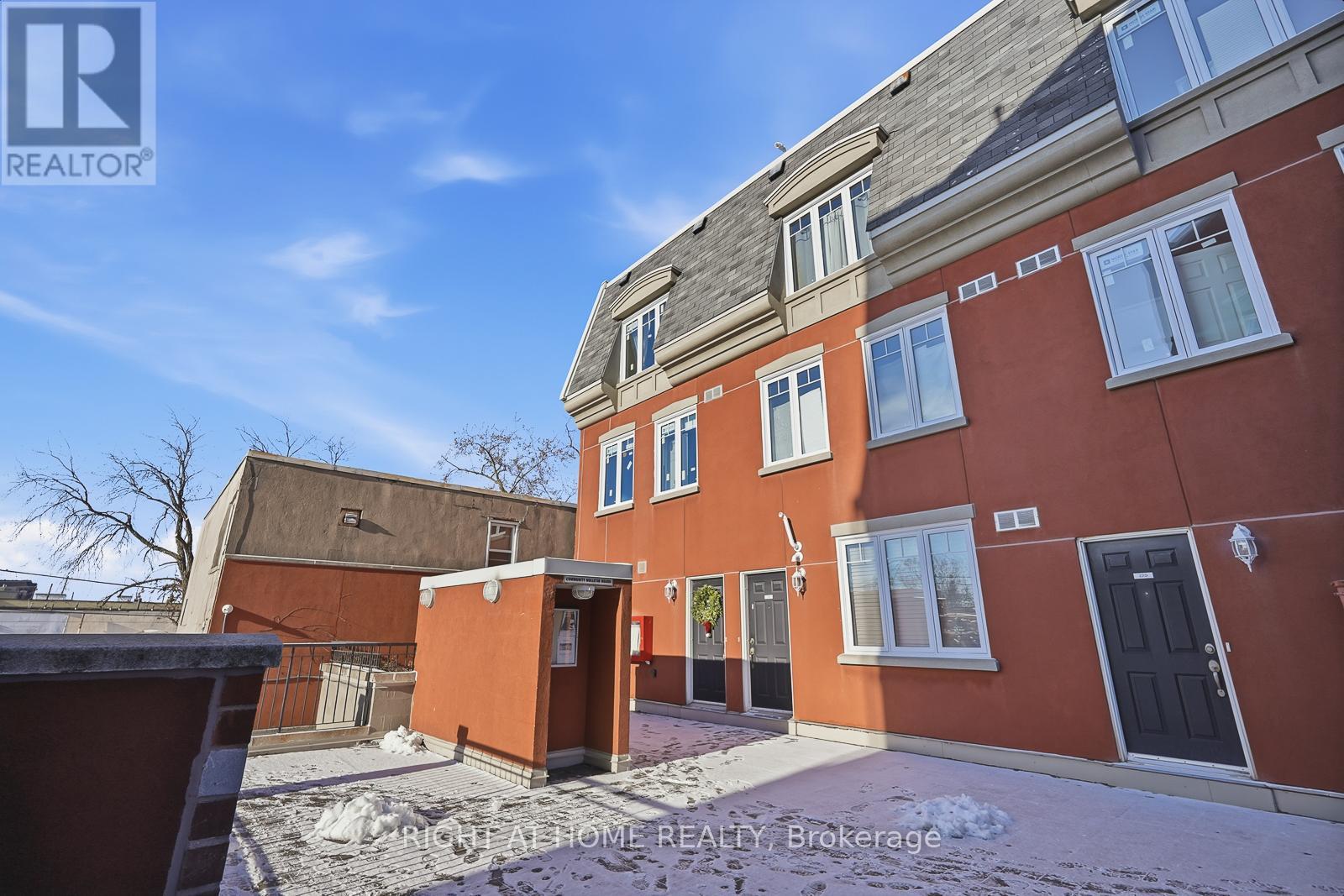 217 - 3400 Lake Shore Boulevard W, Toronto, Ontario  M8W 4Z9 - Photo 4 - W13166922