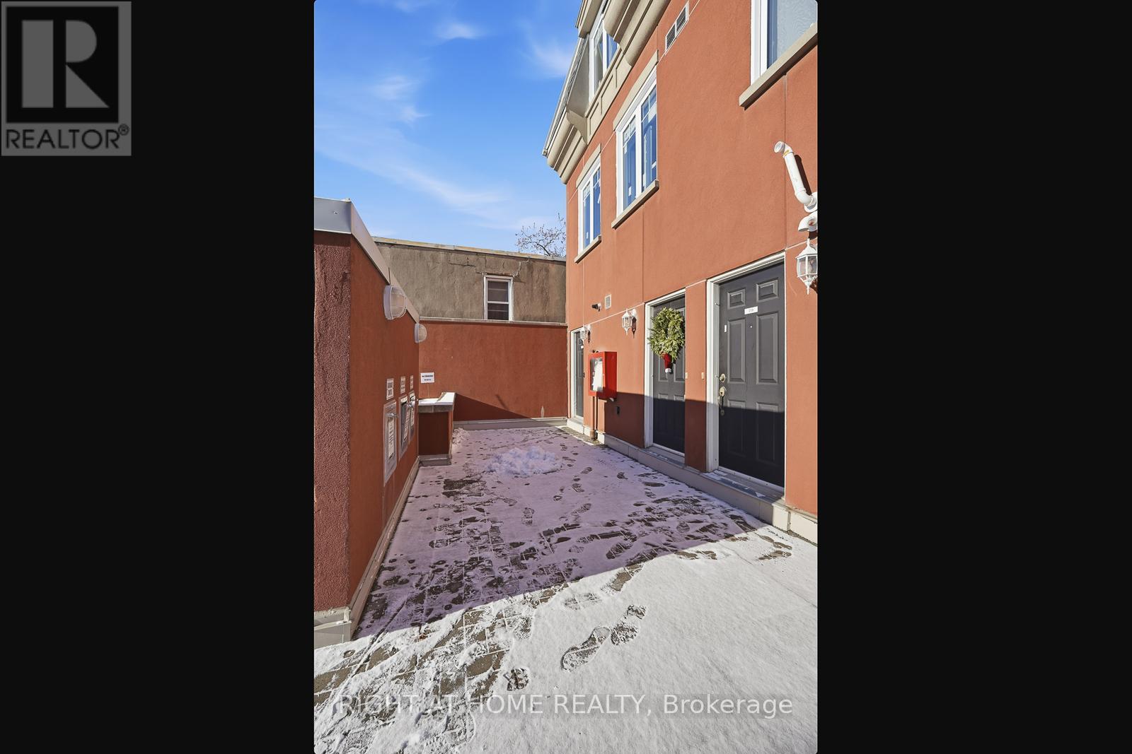 217 - 3400 Lake Shore Boulevard W, Toronto, Ontario  M8W 4Z9 - Photo 5 - W13166922