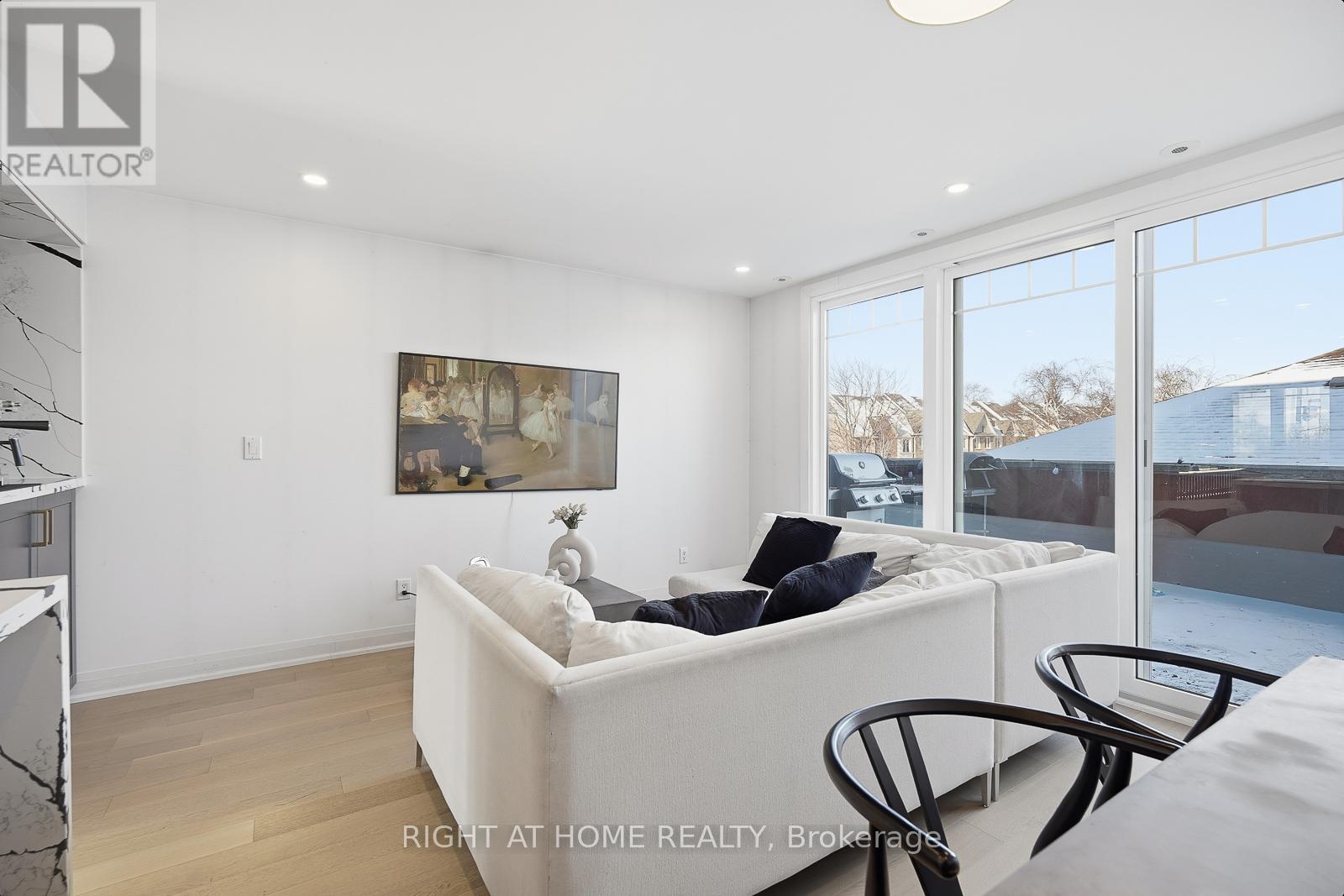 217 - 3400 Lake Shore Boulevard W, Toronto, Ontario  M8W 4Z9 - Photo 9 - W13166922