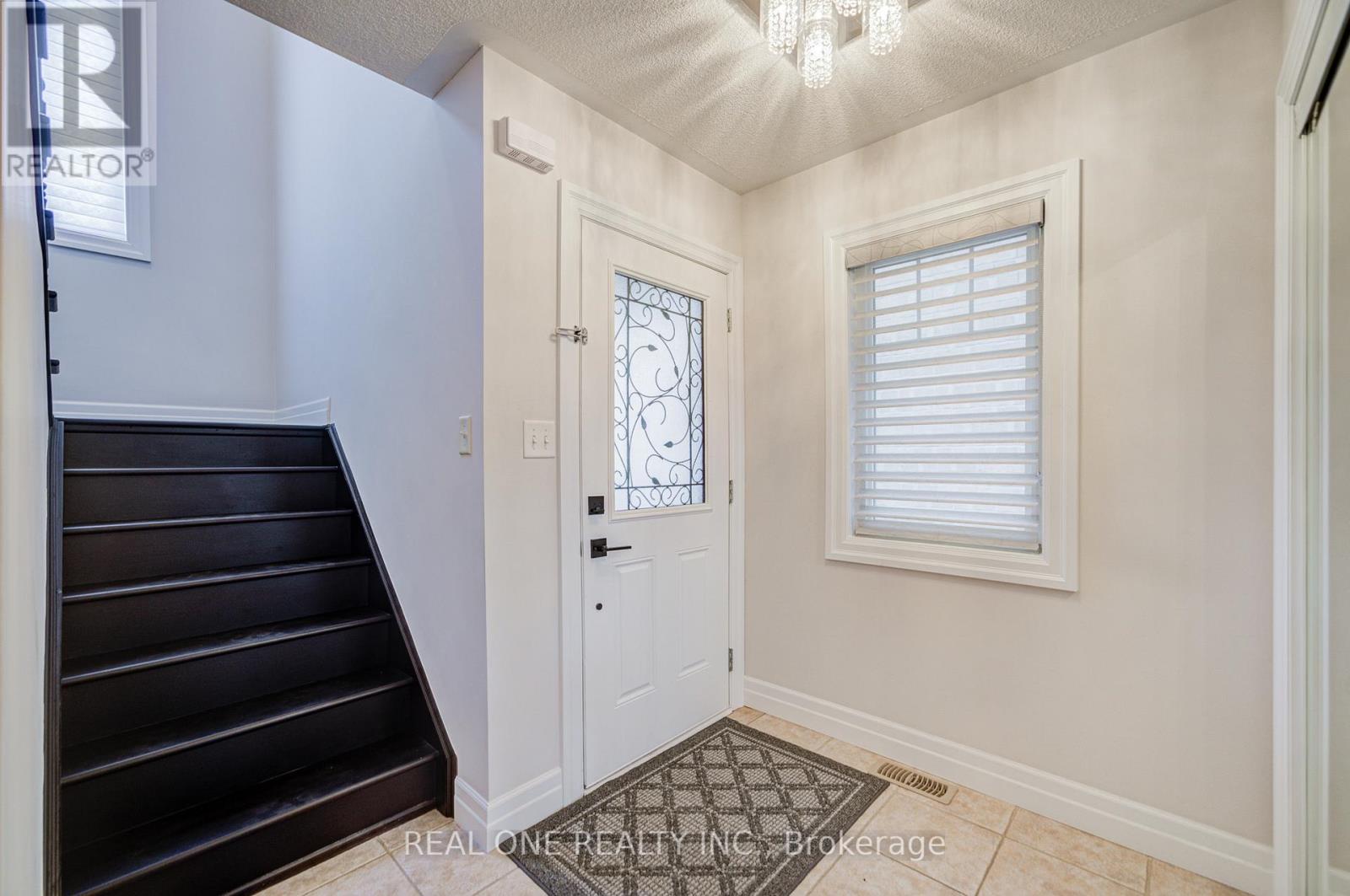 Upper - 27 Cranston Street, Hamilton, Ontario  L9K 0E3 - Photo 15 - X13166908