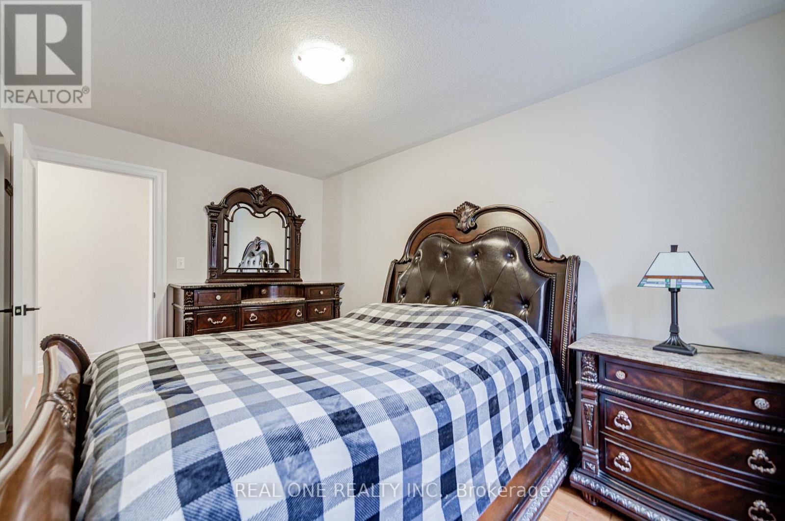 Upper - 27 Cranston Street, Hamilton, Ontario  L9K 0E3 - Photo 18 - X13166908