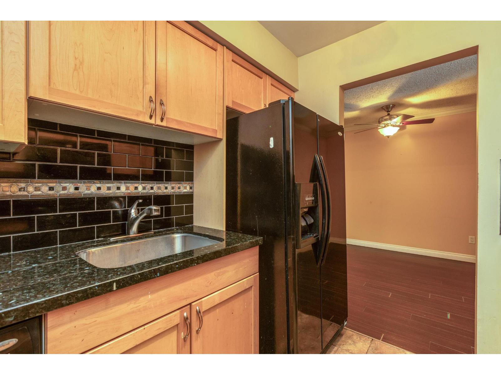 212 17661 58a Avenue, Surrey, British Columbia  V3S 1N4 - Photo 10 - R3126336