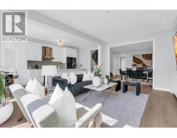 35 PINE HILL CRESCENT, Aurora, Ontario