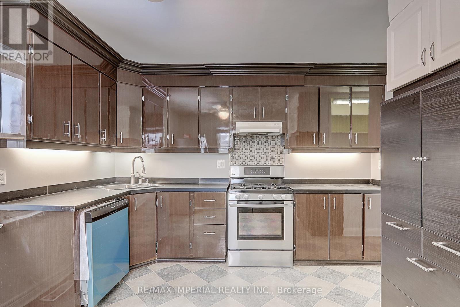 49 Sunset Beach Road, Richmond Hill, Ontario  L4E 3G7 - Photo 25 - N13166942
