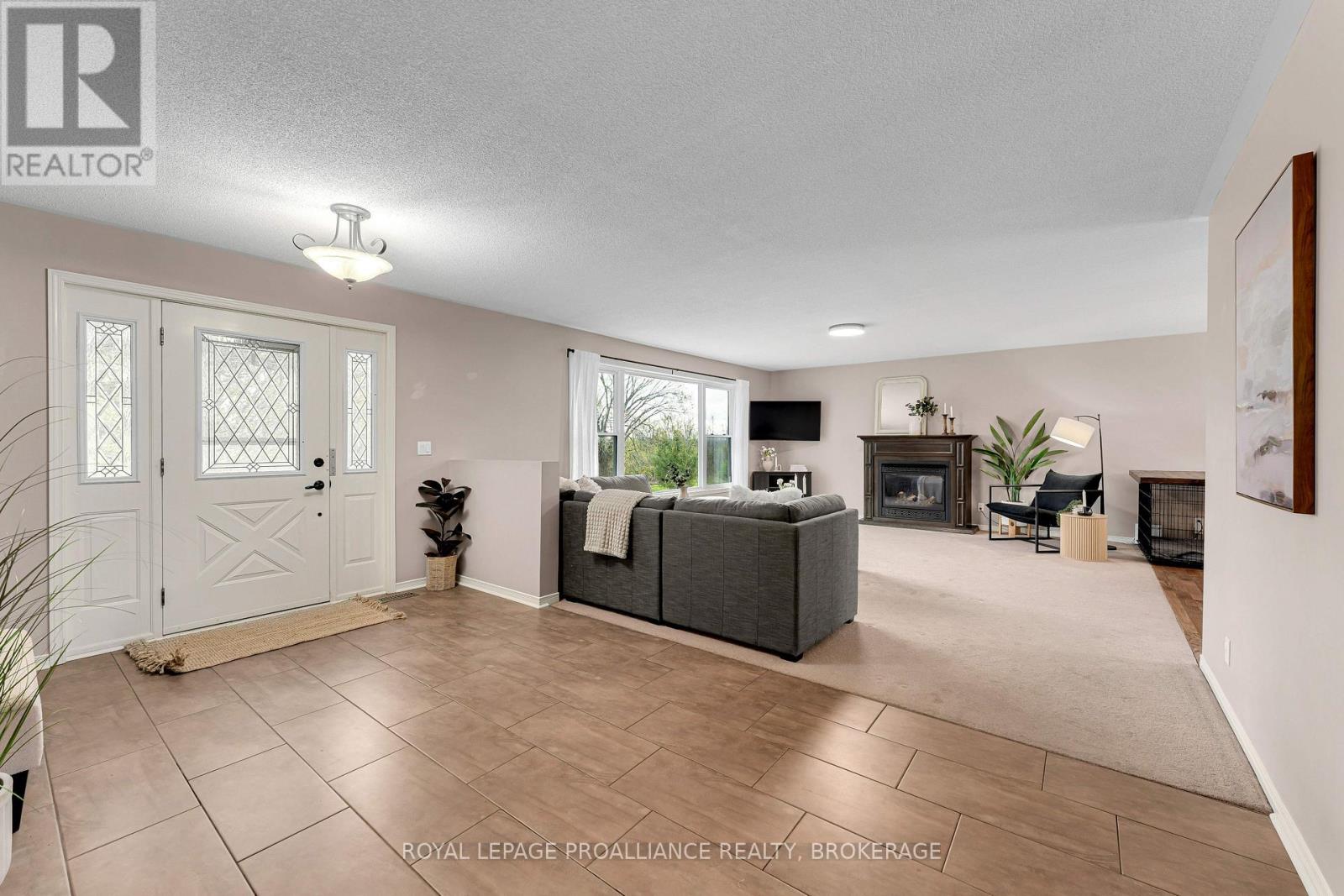 4779 Florida Road, Loyalist, Ontario  K0H 2H0 - Photo 6 - X13143048