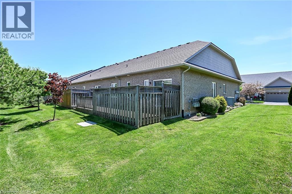 9 Grovetree Trail, Hamilton, Ontario  L9B 0B7 - Photo 34 - 40832873