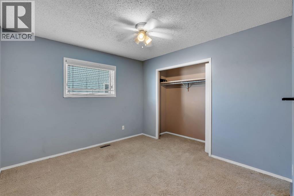 260 Erin Woods Drive Se, Calgary, Alberta T2B 3B9 - Photo 18 - A2313685
