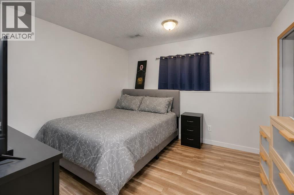260 Erin Woods Drive Se, Calgary, Alberta T2B 3B9 - Photo 29 - A2313685
