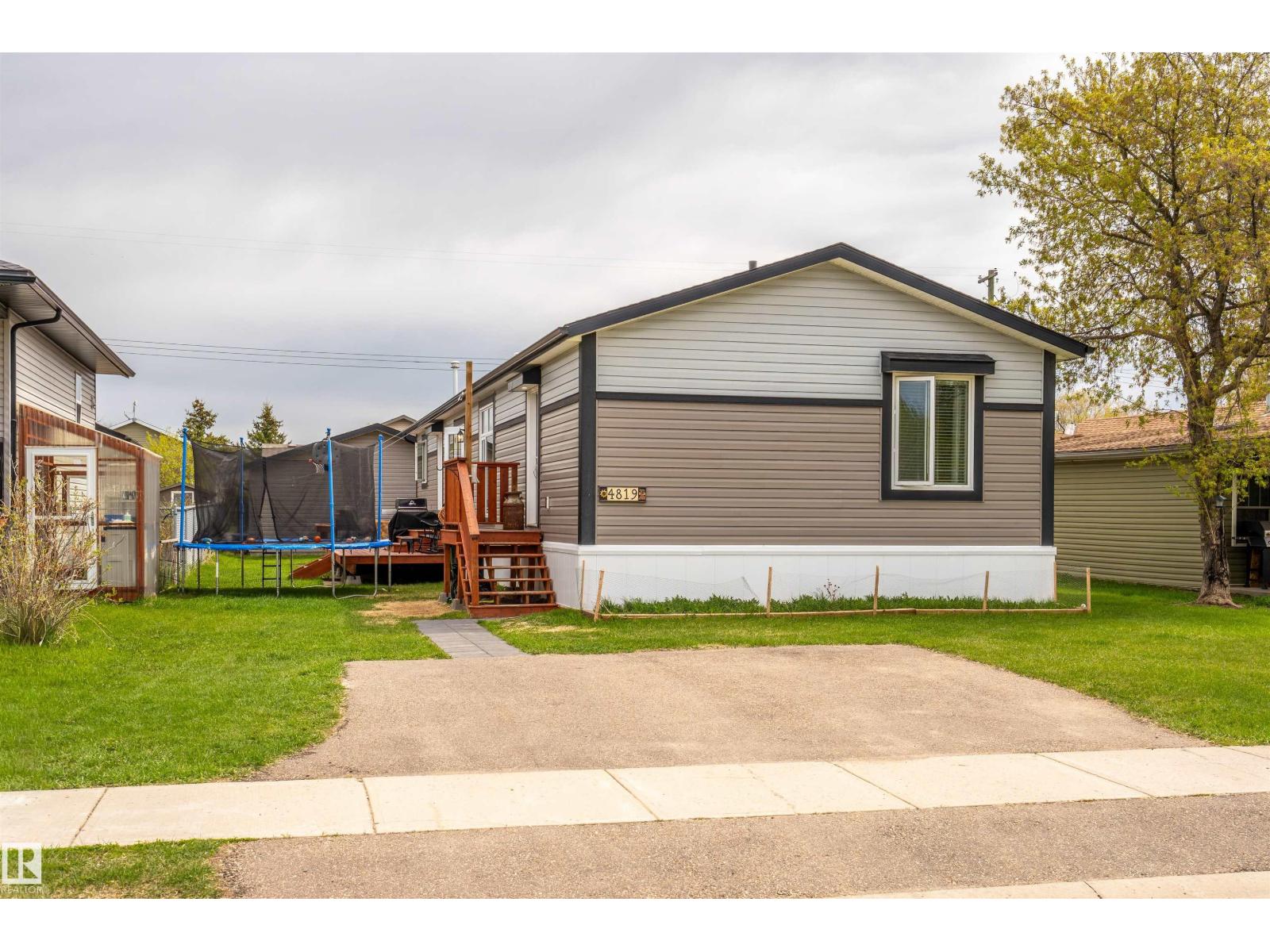 4819 52 ST, ardmore, Alberta