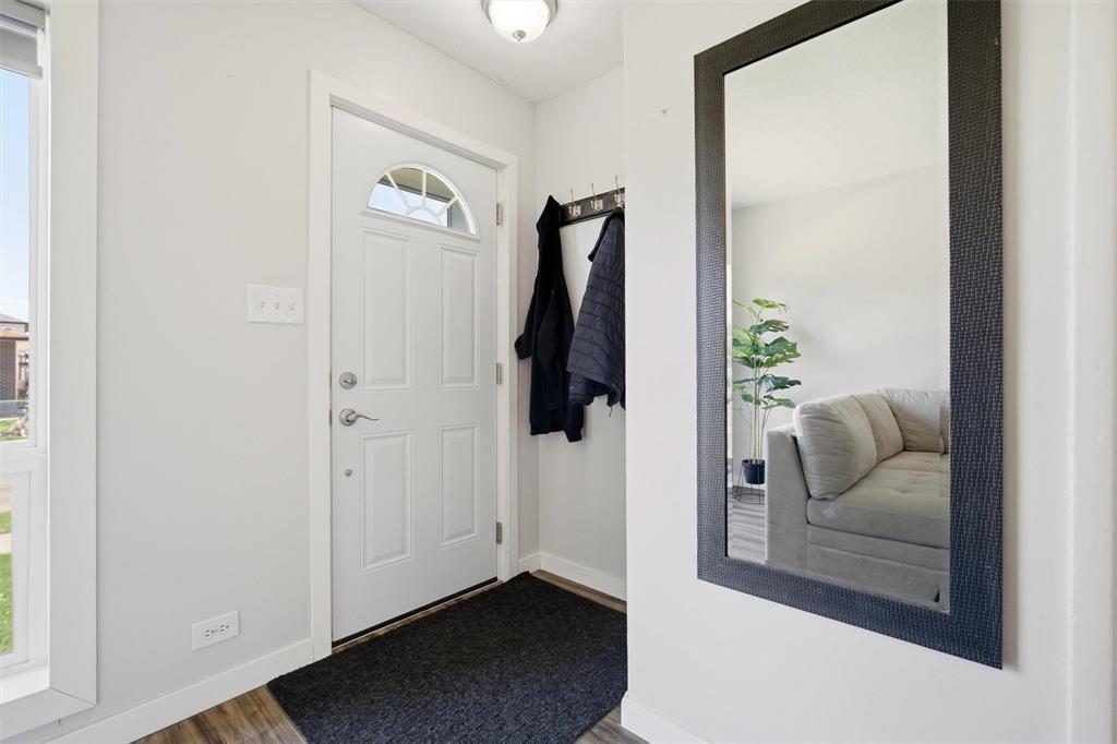 741 Government Avenue, Winnipeg, Manitoba R2K 1X5 - Photo 2 - 202611374