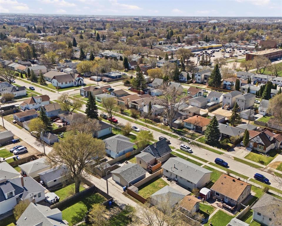 741 Government Avenue, Winnipeg, Manitoba R2K 1X5 - Photo 37 - 202611374