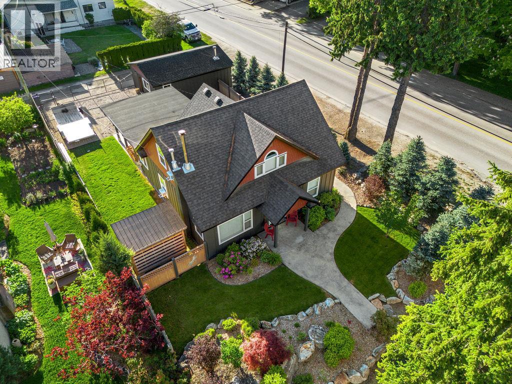 98 2nd Avenue NW, Nakusp, British Columbia  V0G 1R0 - Photo 3 - 10388551