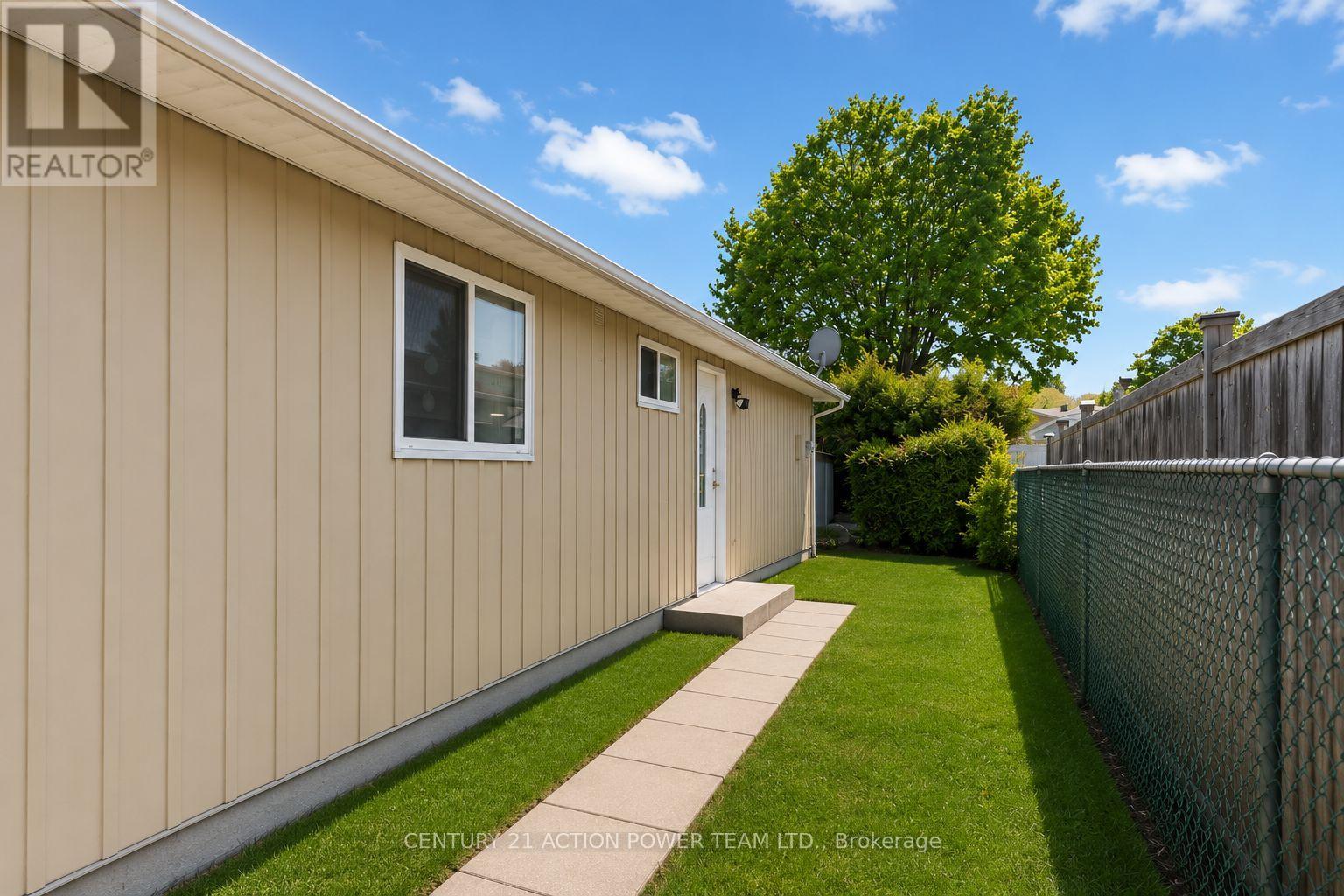 A - 2178 Erinbrook Crescent, Ottawa, Ontario  K1B 4J4 - Photo 23 - X13166952