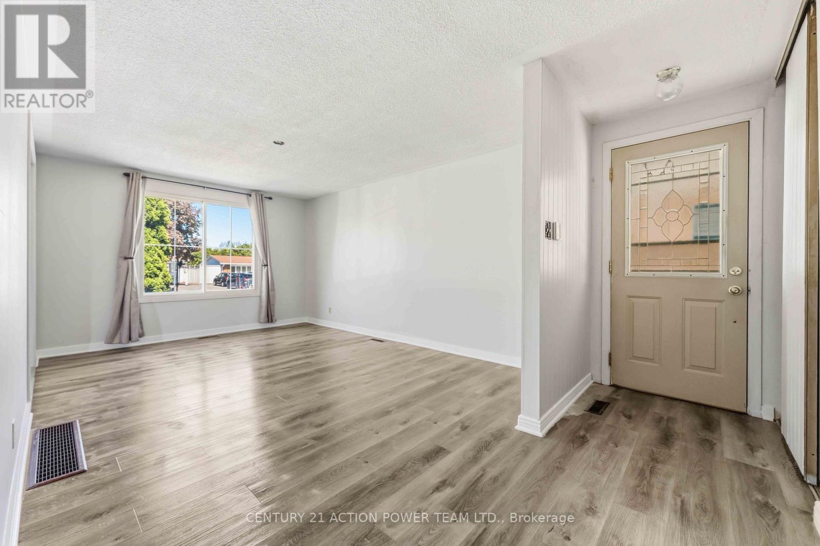 A - 2178 Erinbrook Crescent, Ottawa, Ontario  K1B 4J4 - Photo 4 - X13166952