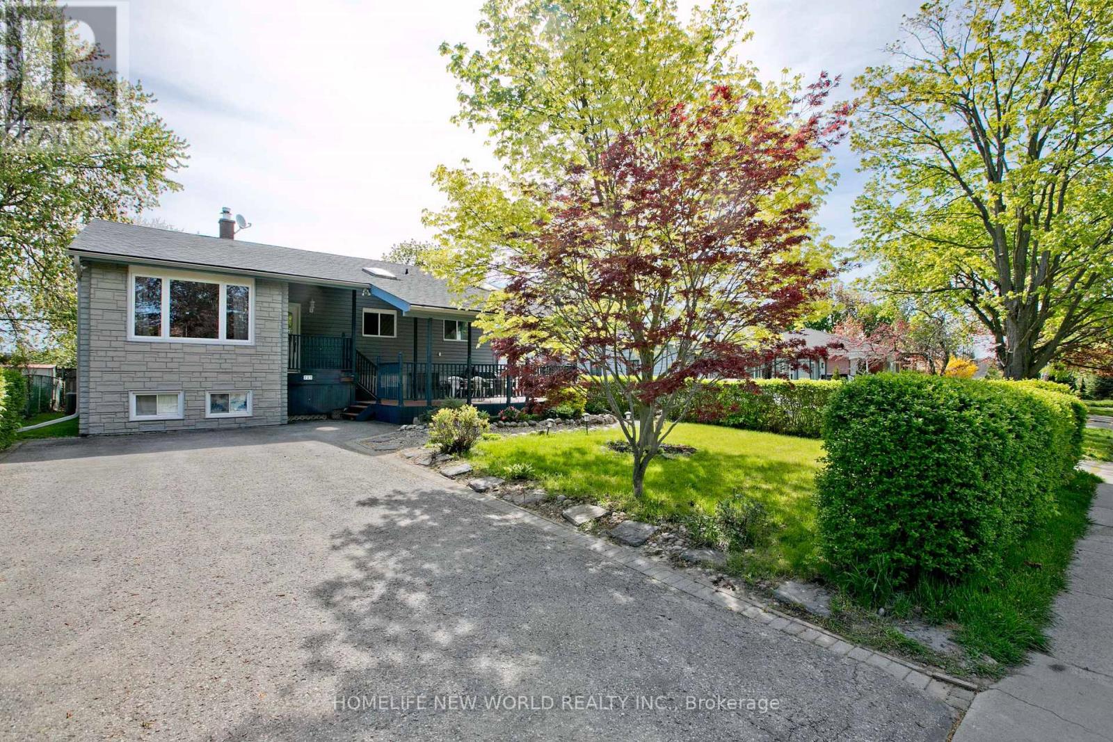 727 BALATON AVENUE, Pickering, Ontario