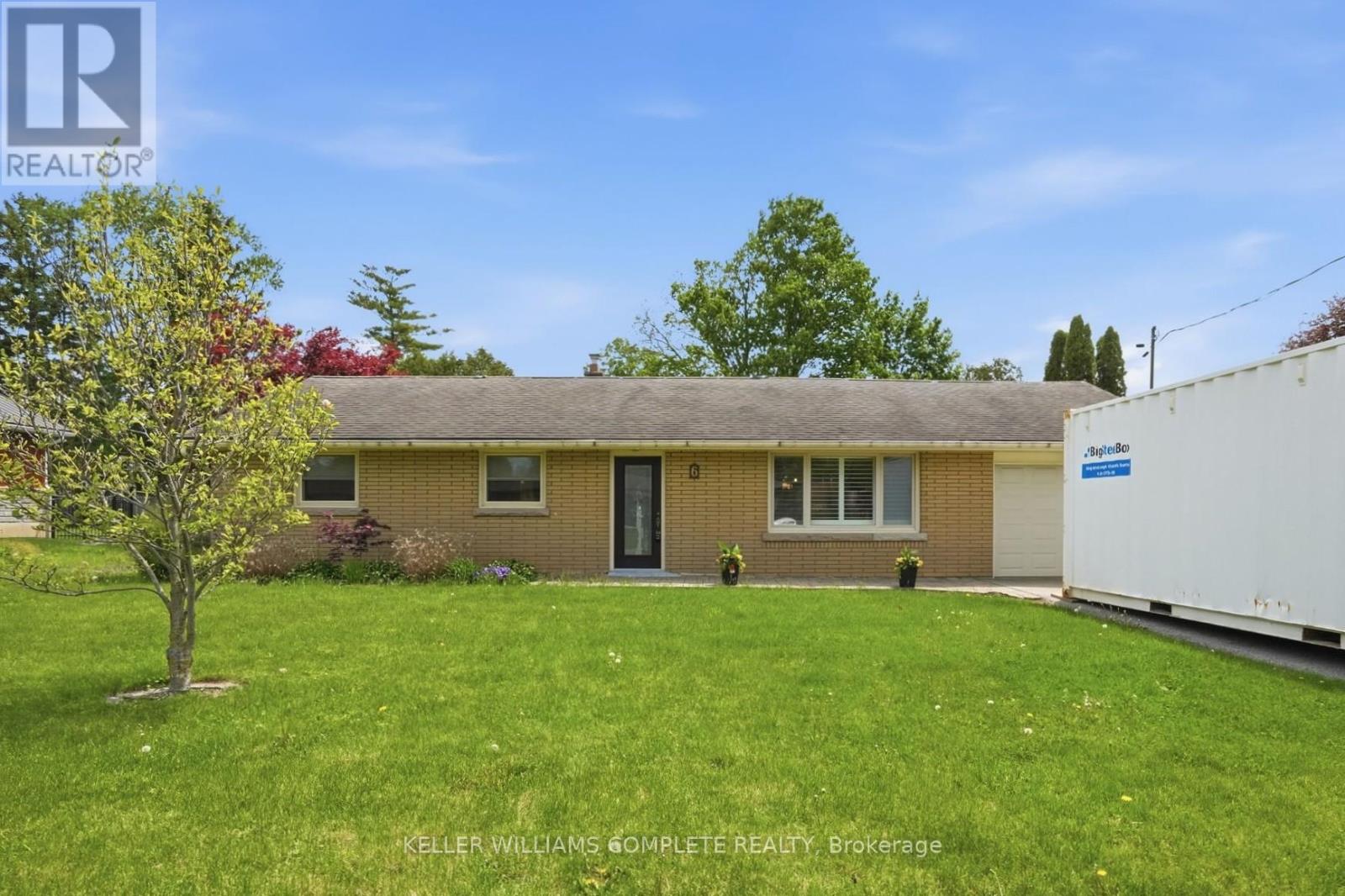 6 STEWART DRIVE, Brant, Ontario