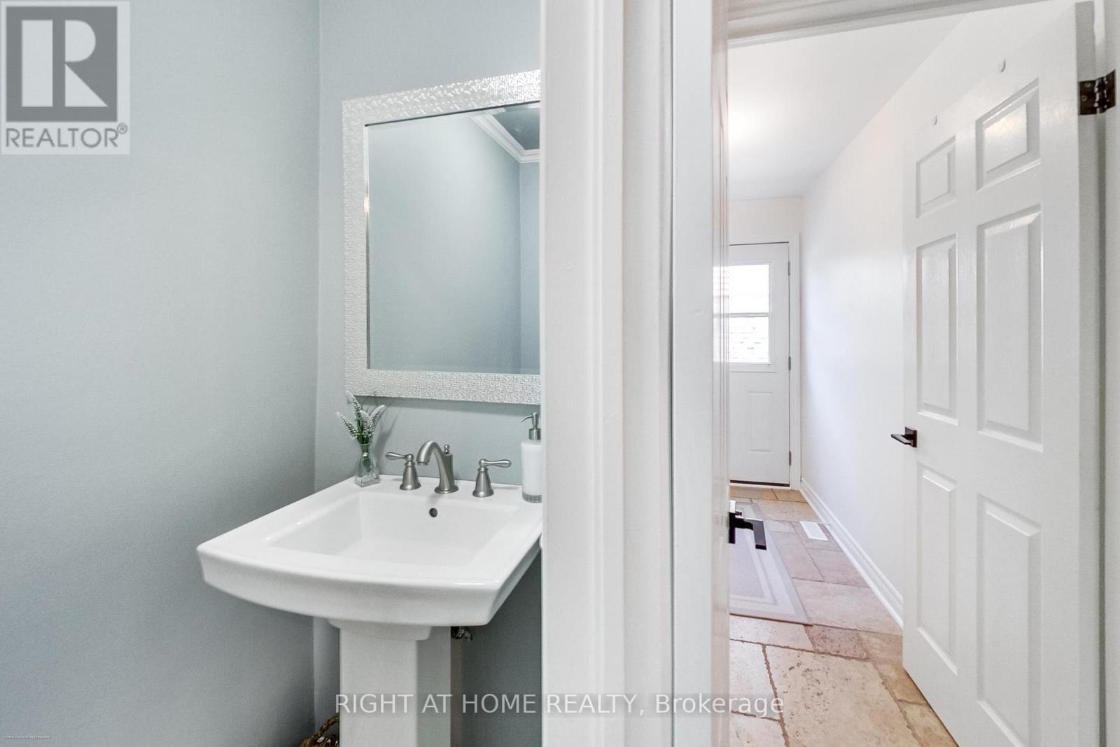 885 Dales Avenue, Newmarket, Ontario  L3Y 5Z6 - Photo 16 - N13094306
