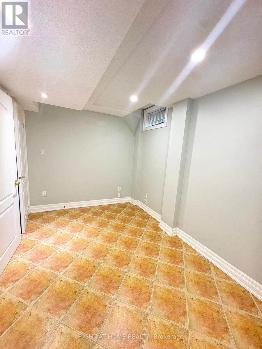 Bsmnt - 287 Wildberry Crescent, Vaughan, Ontario  L4H 2H6 - Photo 3 - N13137934