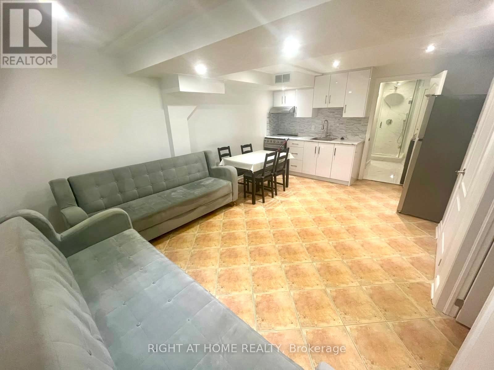 Bsmnt - 287 Wildberry Crescent, Vaughan, Ontario  L4H 2H6 - Photo 2 - N13137934