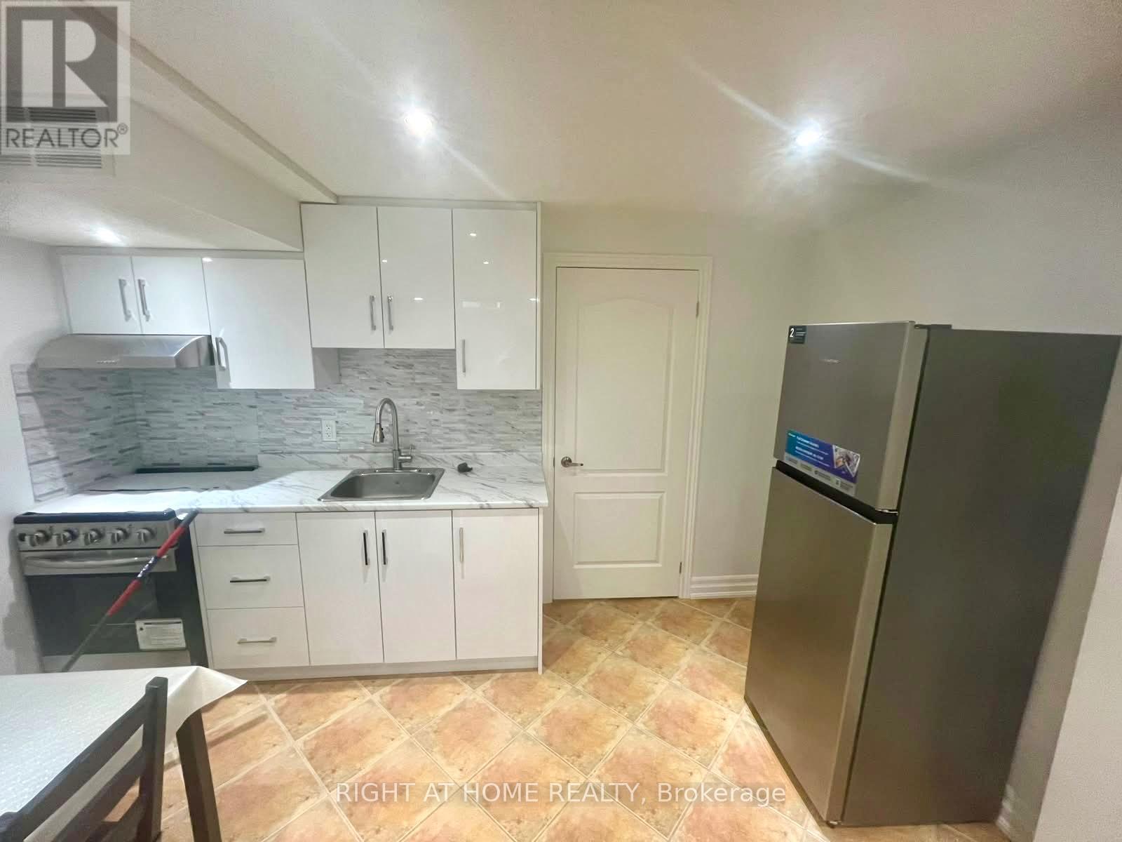Bsmnt - 287 Wildberry Crescent, Vaughan, Ontario  L4H 2H6 - Photo 6 - N13137934