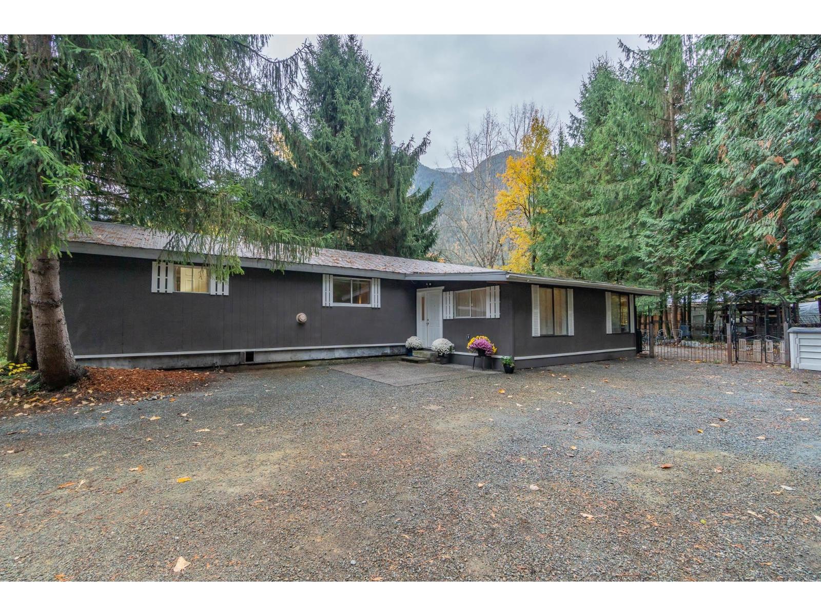 10821 N Popkum Road, Popkum, Rosedale, British Columbia  V0X 1X1 - Photo 2 - R3046379
