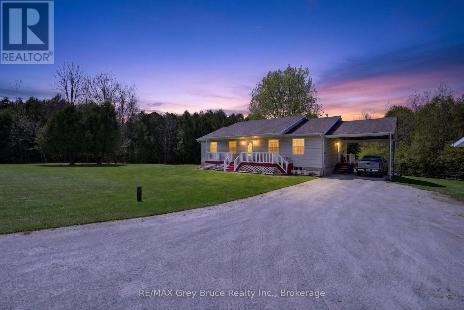 259106 Sarawak Keppel Townline W, Georgian Bluffs, Ontario  N0H 1S0 - Photo 1 - X13167000