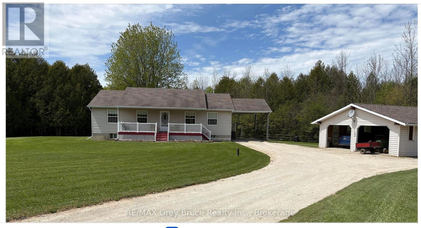 259106 Sarawak Keppel Townline W, Georgian Bluffs, Ontario  N0H 1S0 - Photo 2 - X13167000