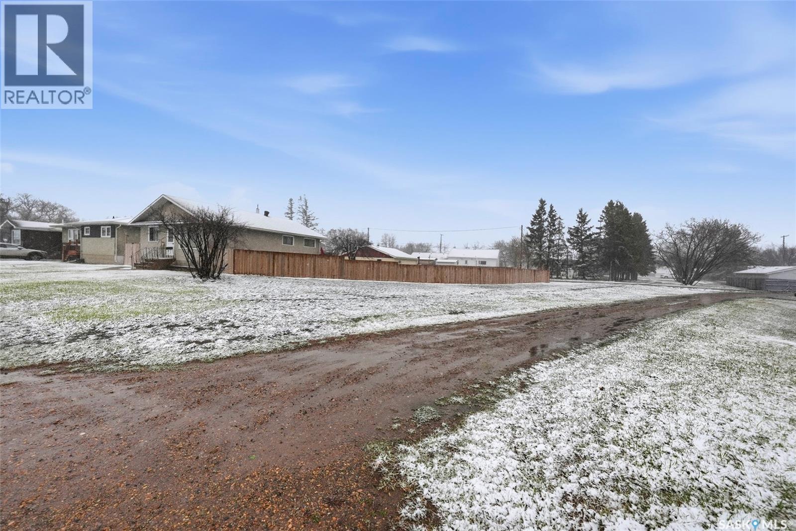 757 6th Street E, Prince Albert, Saskatchewan  S6V 0N9 - Photo 3 - SK036587